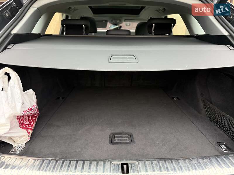 Позашляховик / Кросовер Audi e-tron 2019 в Стрию