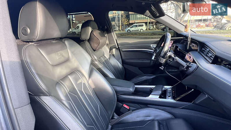 Позашляховик / Кросовер Audi e-tron 2019 в Львові