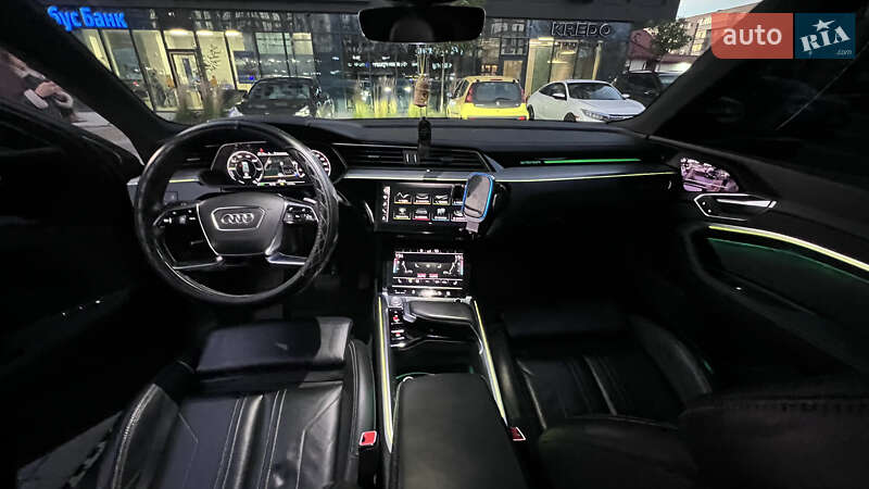 Позашляховик / Кросовер Audi e-tron 2019 в Львові