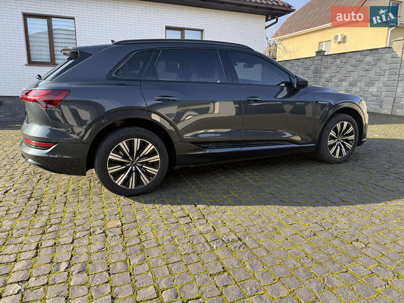 Внедорожник / Кроссовер Audi e-tron 2019 в Ровно фото 12 Внедорожник / Кроссовер Audi e-tron 2019 в Ровно