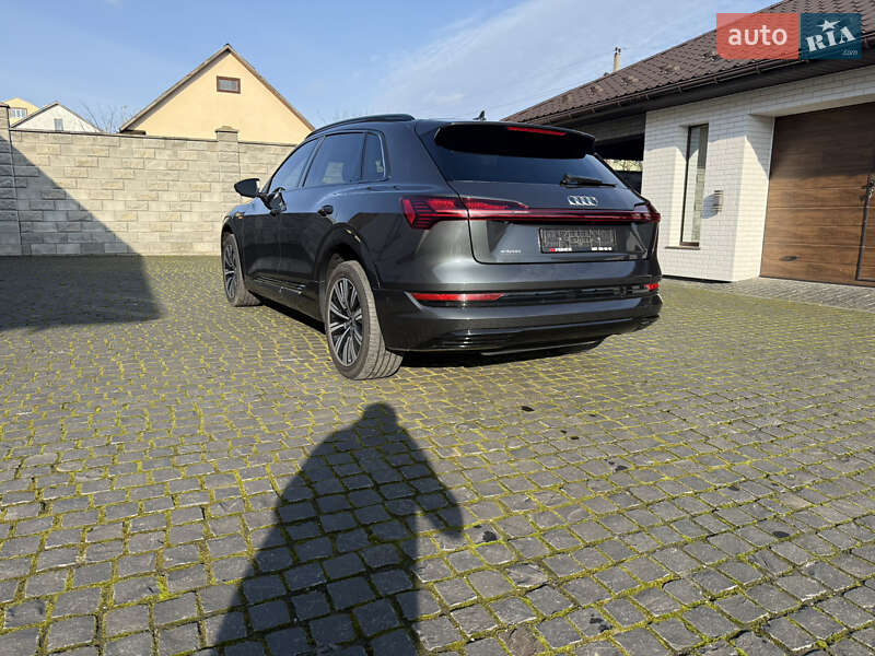 Внедорожник / Кроссовер Audi e-tron 2019 в Ровно фото 15 Внедорожник / Кроссовер Audi e-tron 2019 в Ровно