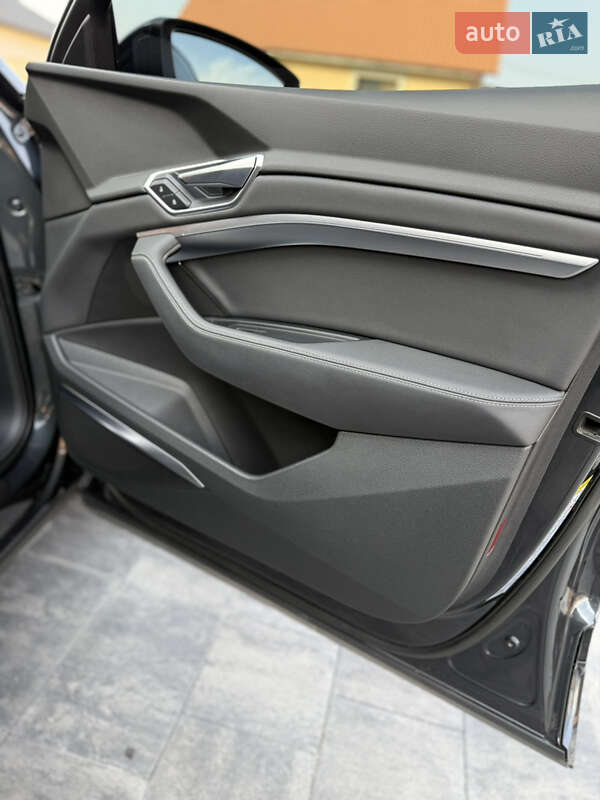 Внедорожник / Кроссовер Audi e-tron 2019 в Ровно фото 26 Внедорожник / Кроссовер Audi e-tron 2019 в Ровно