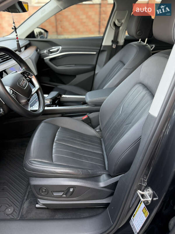 Внедорожник / Кроссовер Audi e-tron 2019 в Ровно фото 34 Внедорожник / Кроссовер Audi e-tron 2019 в Ровно