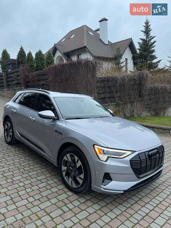 Внедорожник / Кроссовер Audi e-tron 2022 в Василькове