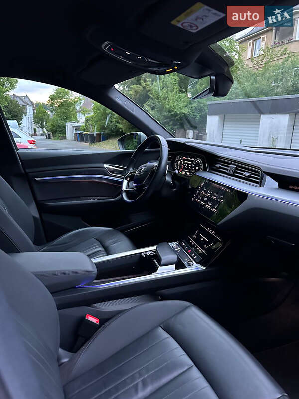 Внедорожник / Кроссовер Audi e-tron 2019 в Ровно
