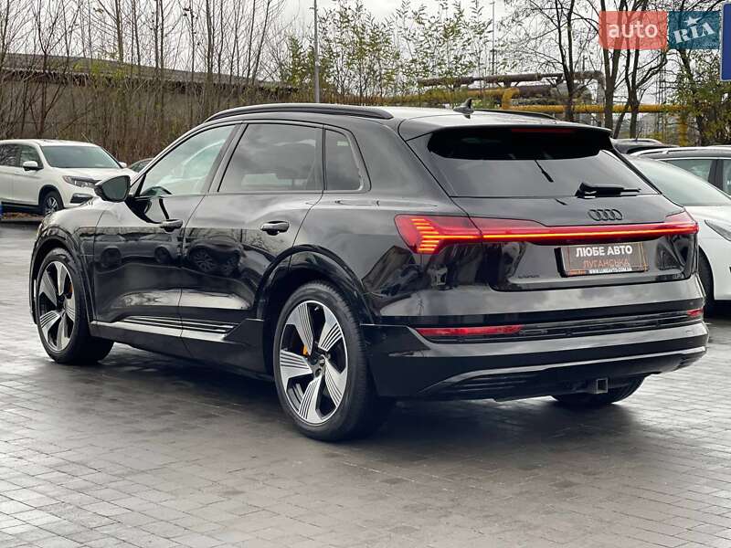 Позашляховик / Кросовер Audi e-tron 2021 в Львові