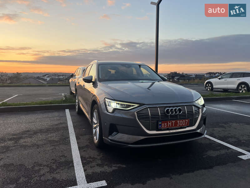 Позашляховик / Кросовер Audi e-tron 2019 в Рівному