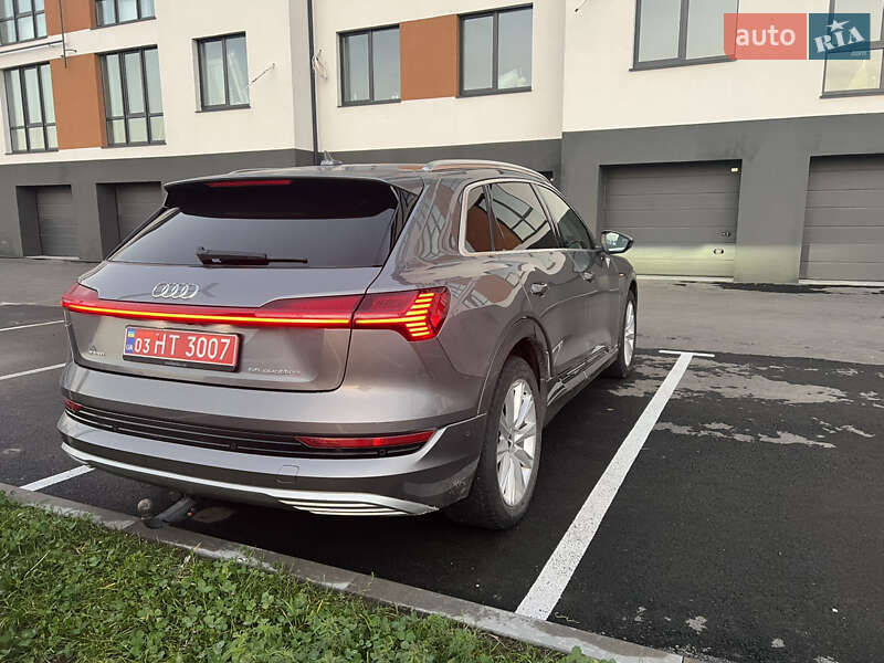 Позашляховик / Кросовер Audi e-tron 2019 в Рівному