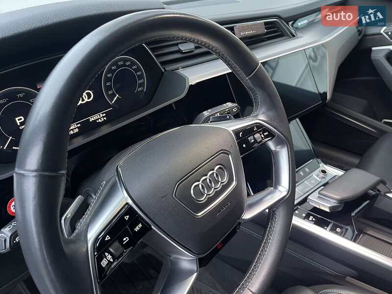 Позашляховик / Кросовер Audi e-tron 2019 в Рівному