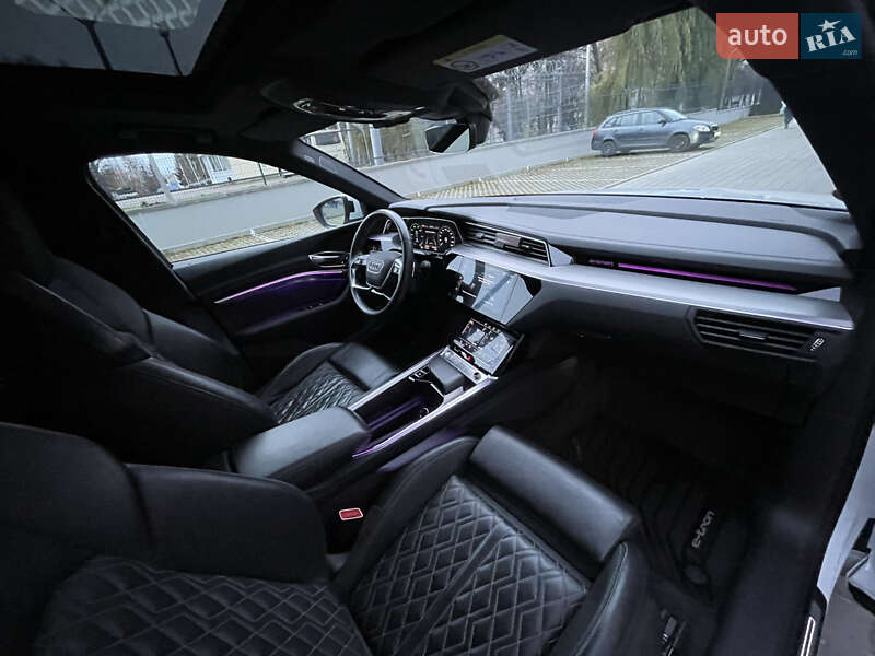 Позашляховик / Кросовер Audi e-tron 2019 в Рівному