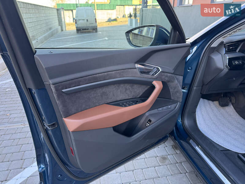 Внедорожник / Кроссовер Audi e-tron 2019 в Ровно фото 16 Внедорожник / Кроссовер Audi e-tron 2019 в Ровно