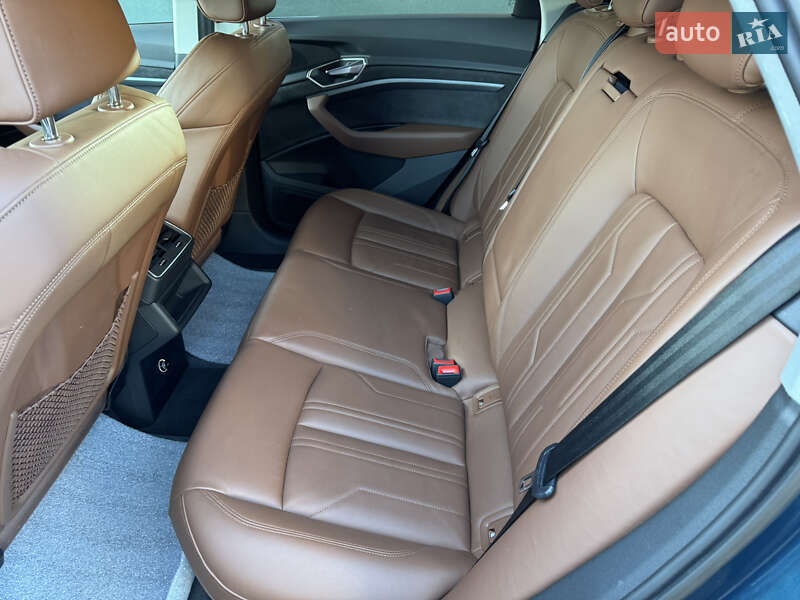 Внедорожник / Кроссовер Audi e-tron 2019 в Ровно фото 21 Внедорожник / Кроссовер Audi e-tron 2019 в Ровно