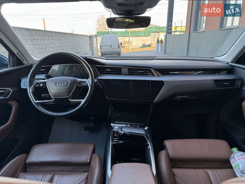 Внедорожник / Кроссовер Audi e-tron 2019 в Ровно фото 27 Внедорожник / Кроссовер Audi e-tron 2019 в Ровно