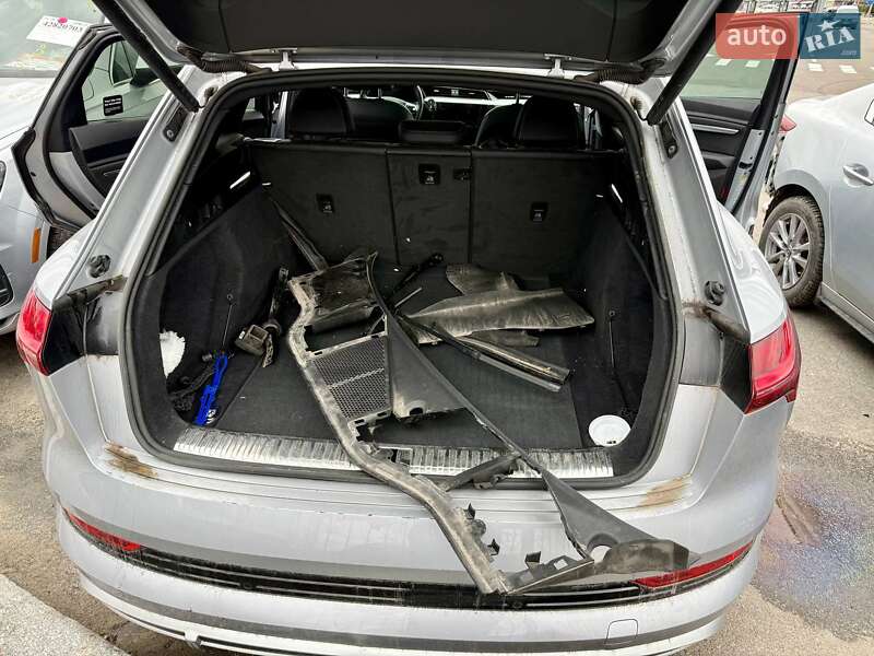 Позашляховик / Кросовер Audi e-tron 2022 в Києві