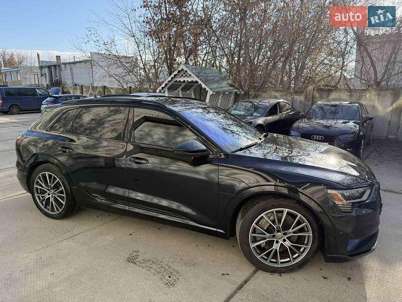 Внедорожник / Кроссовер Audi e-tron 2019 в Харькове