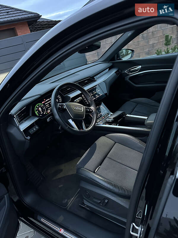 Позашляховик / Кросовер Audi e-tron 2022 в Рівному фото 15 Позашляховик / Кросовер Audi e-tron 2022 в Рівному