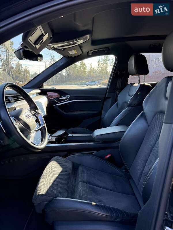 Позашляховик / Кросовер Audi e-tron 2021 в Києві