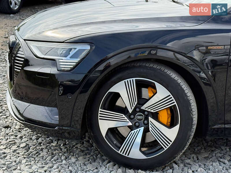 Внедорожник / Кроссовер Audi e-tron 2022 в Стрые