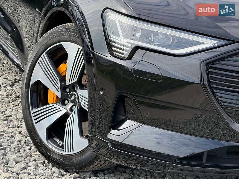 Внедорожник / Кроссовер Audi e-tron 2022 в Стрые