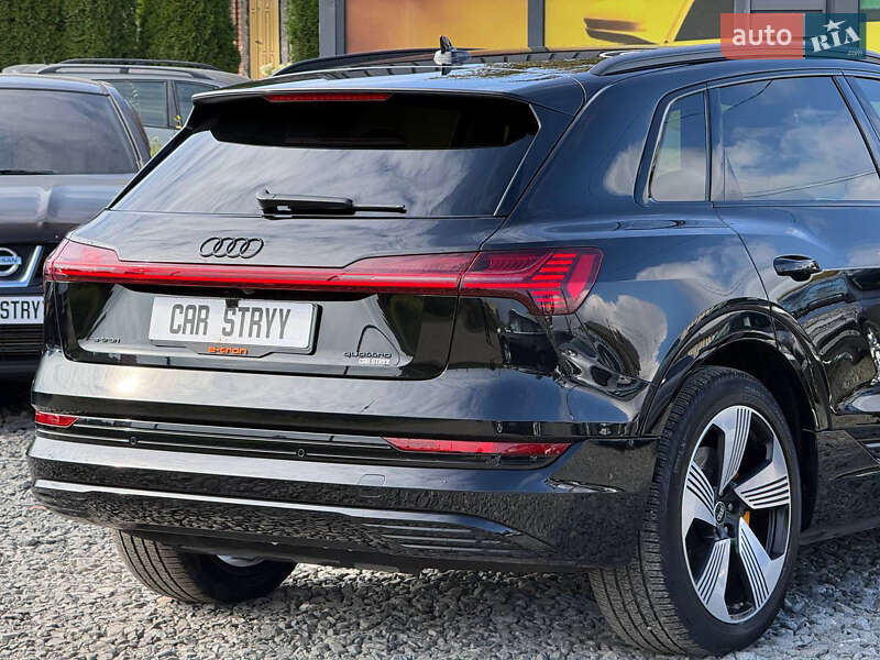 Внедорожник / Кроссовер Audi e-tron 2022 в Стрые