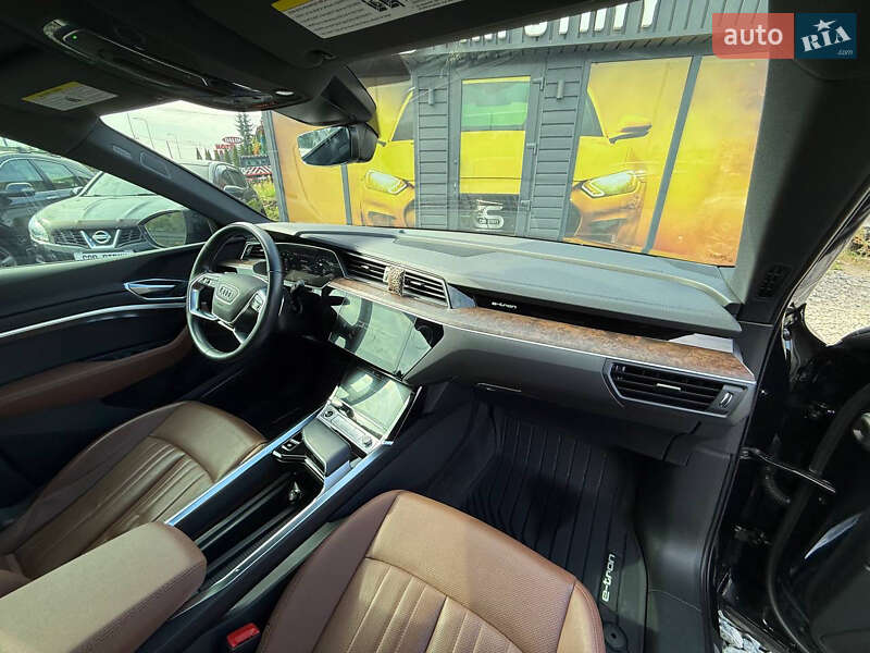 Внедорожник / Кроссовер Audi e-tron 2022 в Стрые