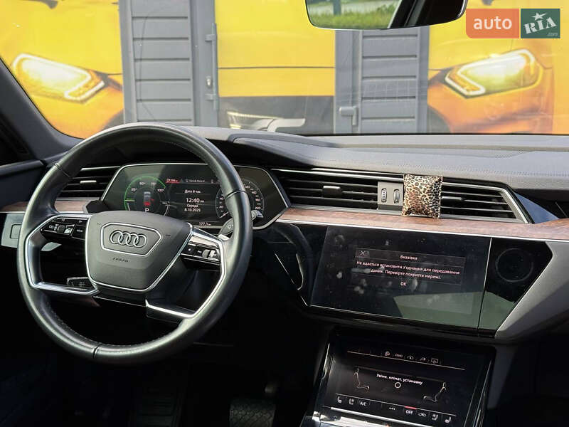 Внедорожник / Кроссовер Audi e-tron 2022 в Стрые