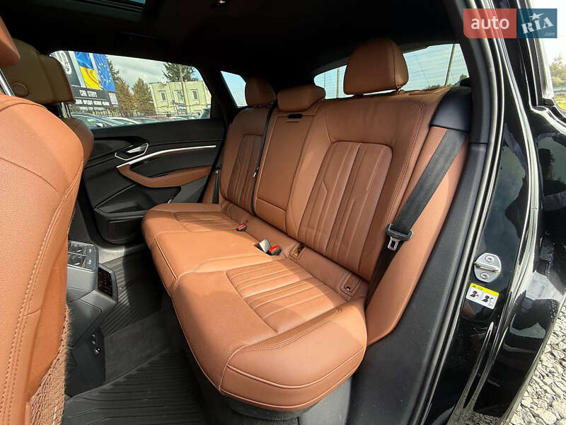 Внедорожник / Кроссовер Audi e-tron 2022 в Стрые