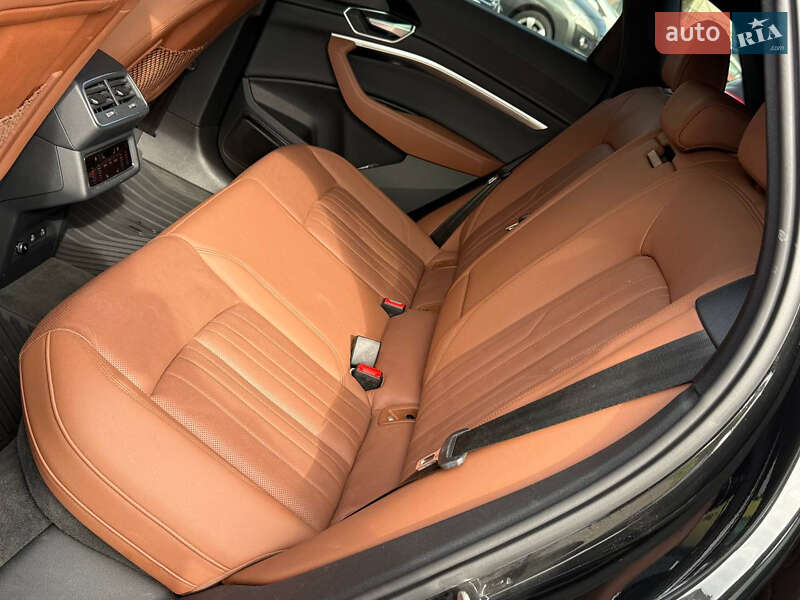 Внедорожник / Кроссовер Audi e-tron 2022 в Стрые