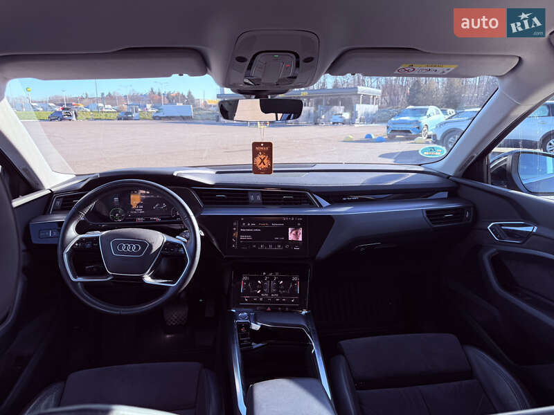 Внедорожник / Кроссовер Audi e-tron 2019 в Львове