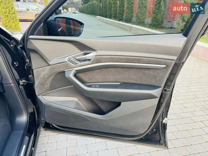 Позашляховик / Кросовер Audi e-tron 2023 в Хмельницькому