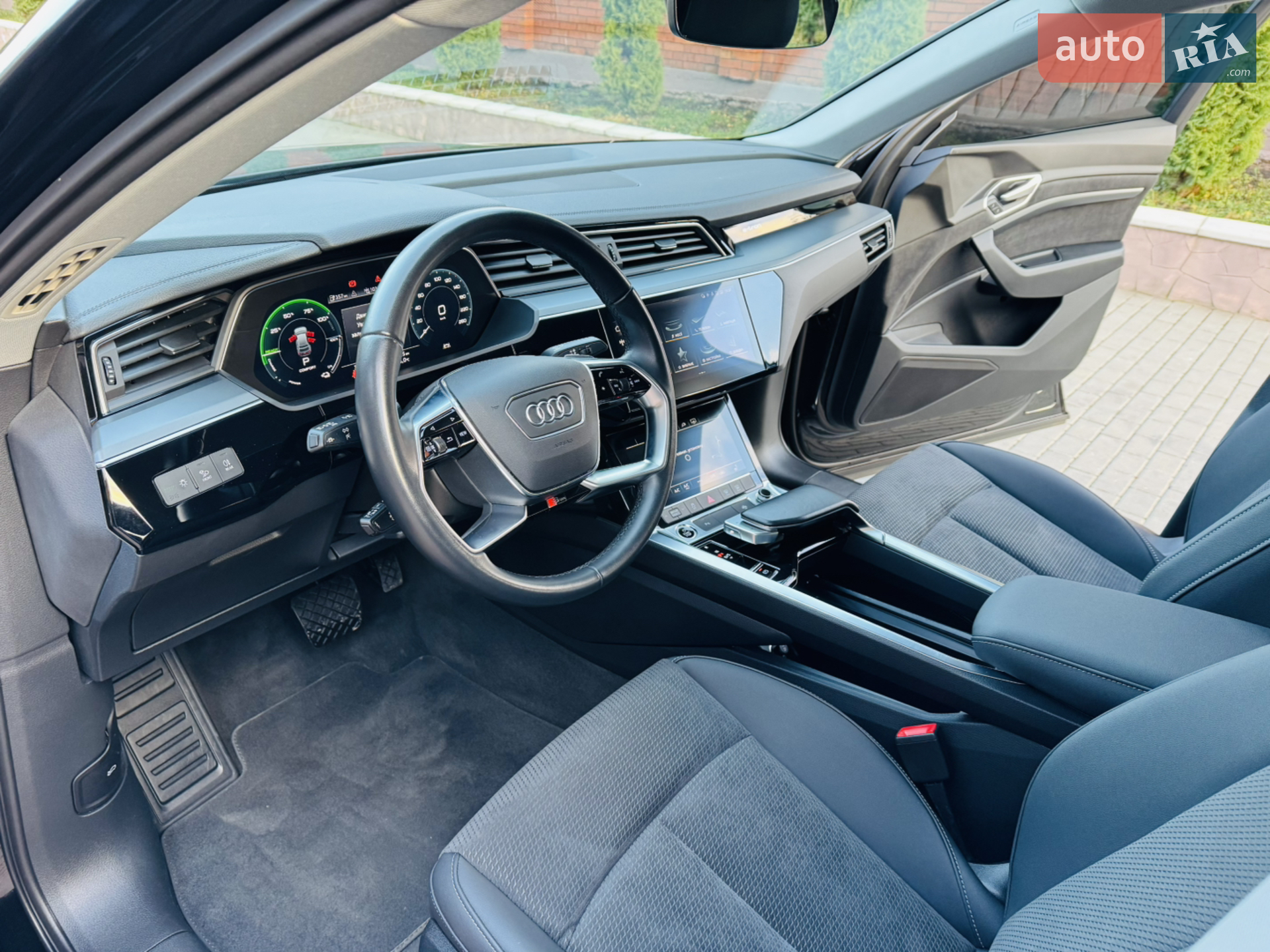2022 Audi e-tron - мініатюра 26