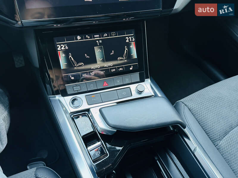 Позашляховик / Кросовер Audi e-tron 2023 в Хмельницькому