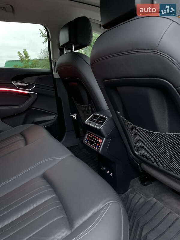 Позашляховик / Кросовер Audi e-tron 2021 в Хмельницькому фото 25 Позашляховик / Кросовер Audi e-tron 2021 в Хмельницькому
