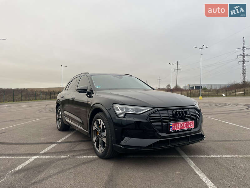 Позашляховик / Кросовер Audi e-tron 2022 в Рівному