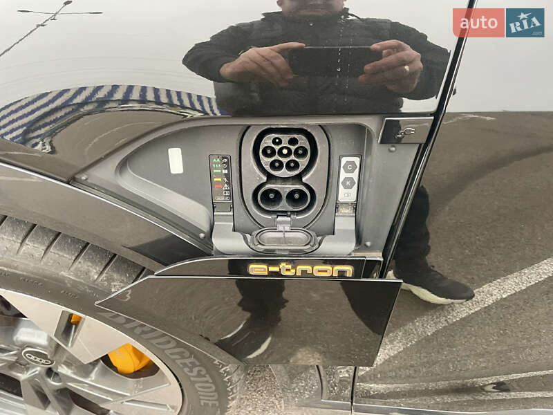 Позашляховик / Кросовер Audi e-tron 2022 в Рівному