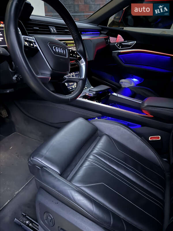 Внедорожник / Кроссовер Audi e-tron 2019 в Ровно