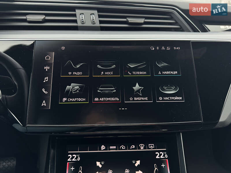Внедорожник / Кроссовер Audi e-tron 2022 в Мукачево