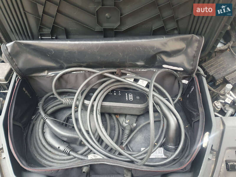 Внедорожник / Кроссовер Audi e-tron 2021 в Житомире