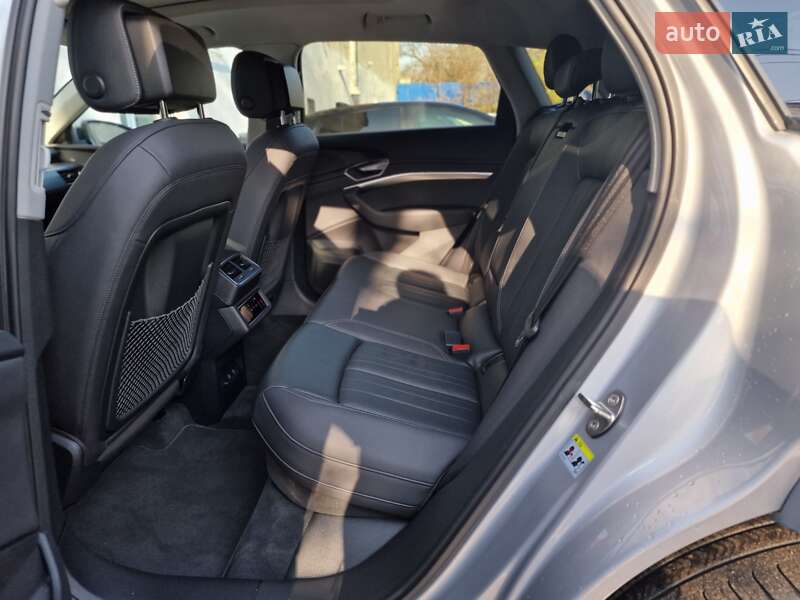 Внедорожник / Кроссовер Audi e-tron 2020 в Одессе