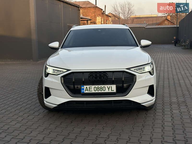 Внедорожник / Кроссовер Audi e-tron 2019 в Каменском