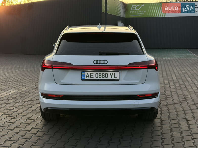 Внедорожник / Кроссовер Audi e-tron 2019 в Каменском