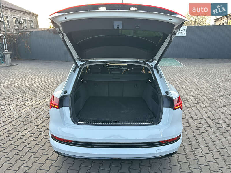 Внедорожник / Кроссовер Audi e-tron 2019 в Каменском