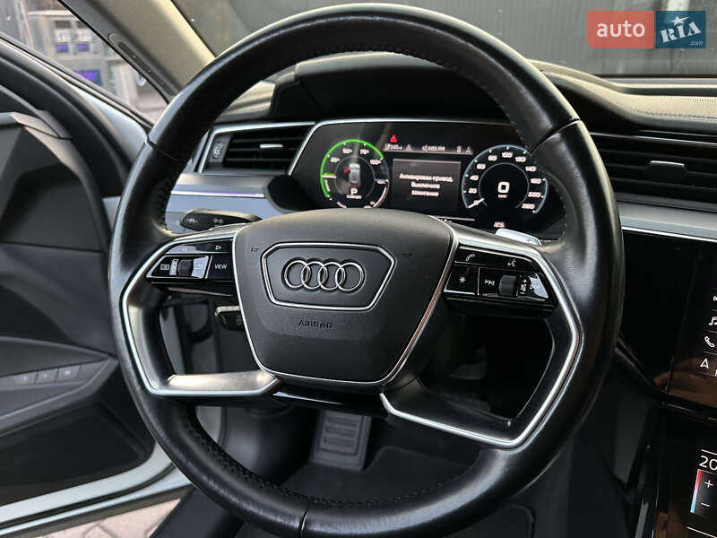 Внедорожник / Кроссовер Audi e-tron 2019 в Каменском