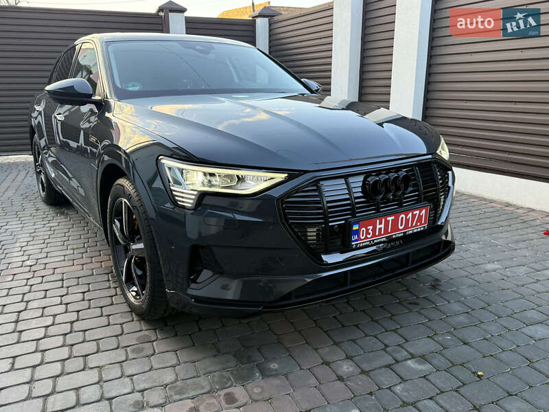 Позашляховик / Кросовер Audi e-tron 2022 в Луцьку