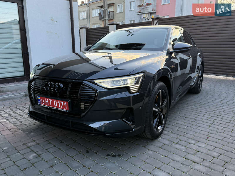 Позашляховик / Кросовер Audi e-tron 2022 в Луцьку
