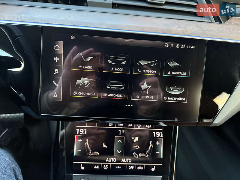 Позашляховик / Кросовер Audi e-tron 2022 в Луцьку