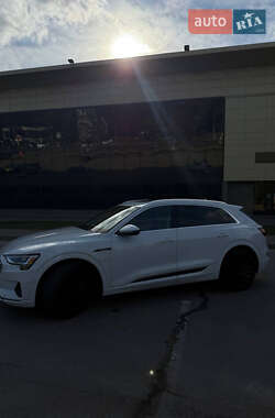 Внедорожник / Кроссовер Audi e-tron 2019 в Запорожье