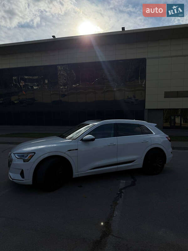 Внедорожник / Кроссовер Audi e-tron 2019 в Запорожье