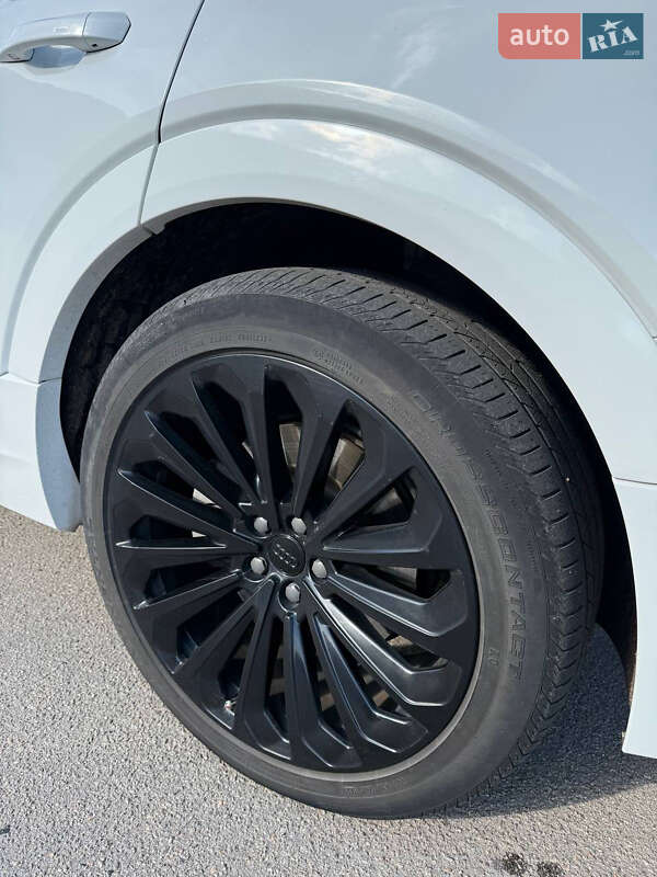 Внедорожник / Кроссовер Audi e-tron 2019 в Запорожье