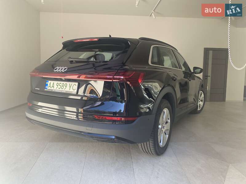 Позашляховик / Кросовер Audi e-tron 2020 в Ірпені
